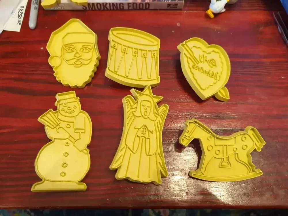 6 Vintage Cookie Cutters/Press Stanley Baking Retro MCM